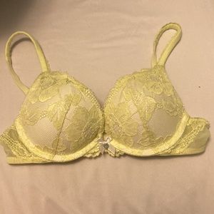 Women’s Victoria’s Secret body by Victoria yellow all over lace push up bra